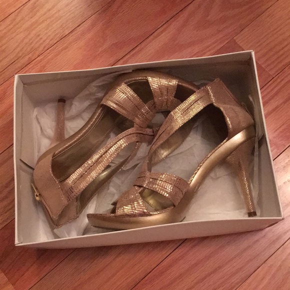 F21 Gold Python Heel - Picture 7 of 8